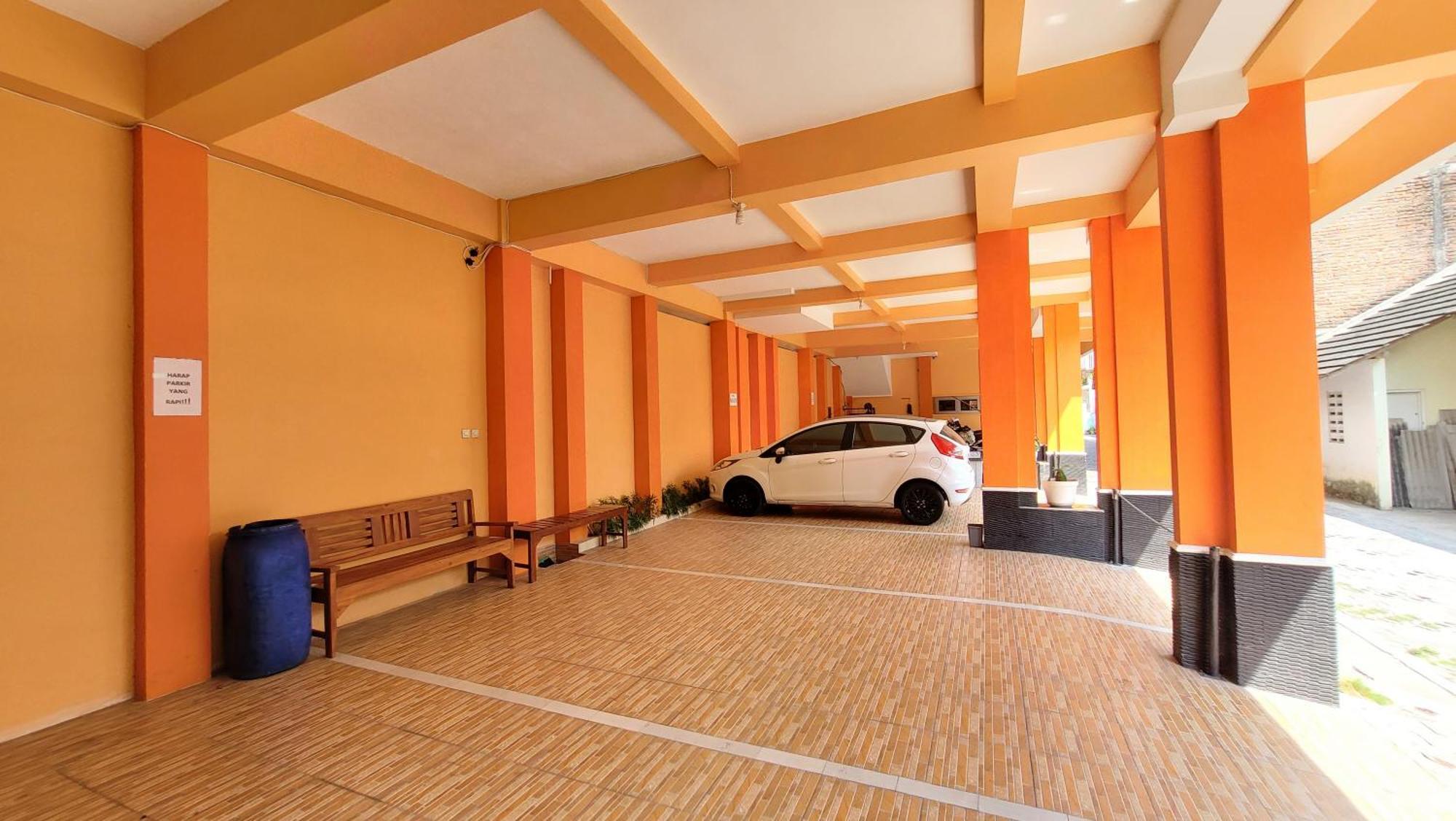 Oyo Flagship 90768 Endrayanti Syariah Yogyakarta
