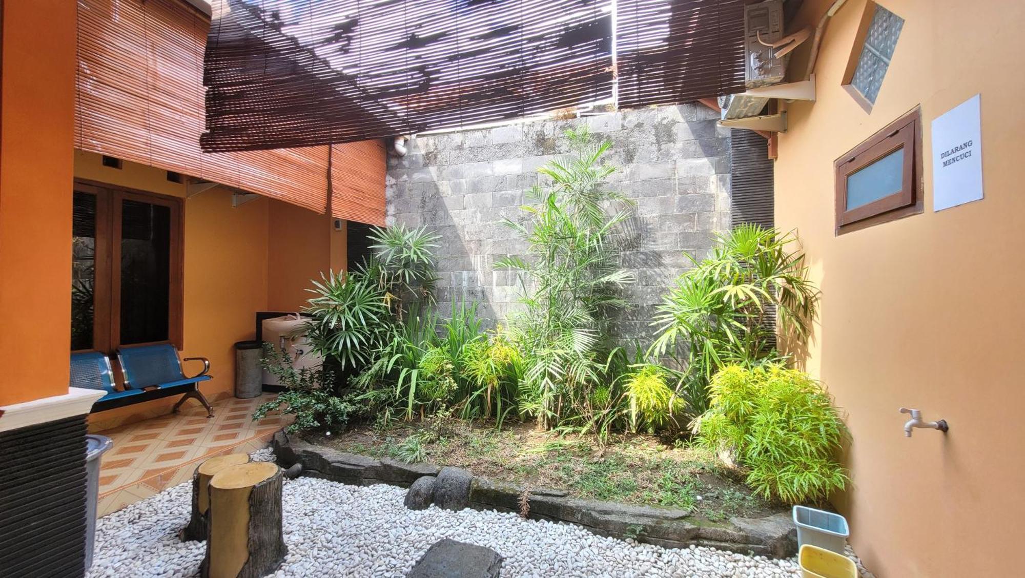 Oyo Flagship 90768 Endrayanti Syariah Hotel