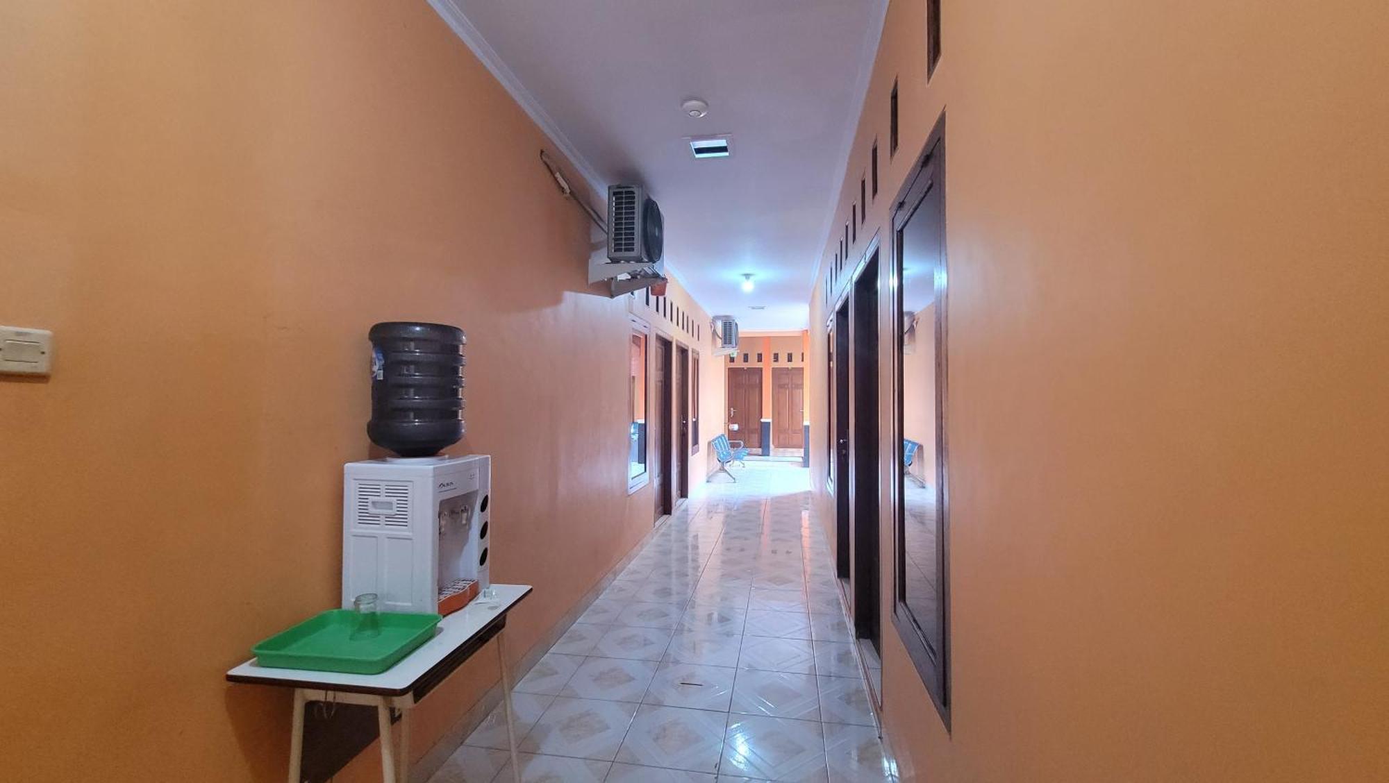 Oyo Flagship 90768 Endrayanti Syariah Hotel