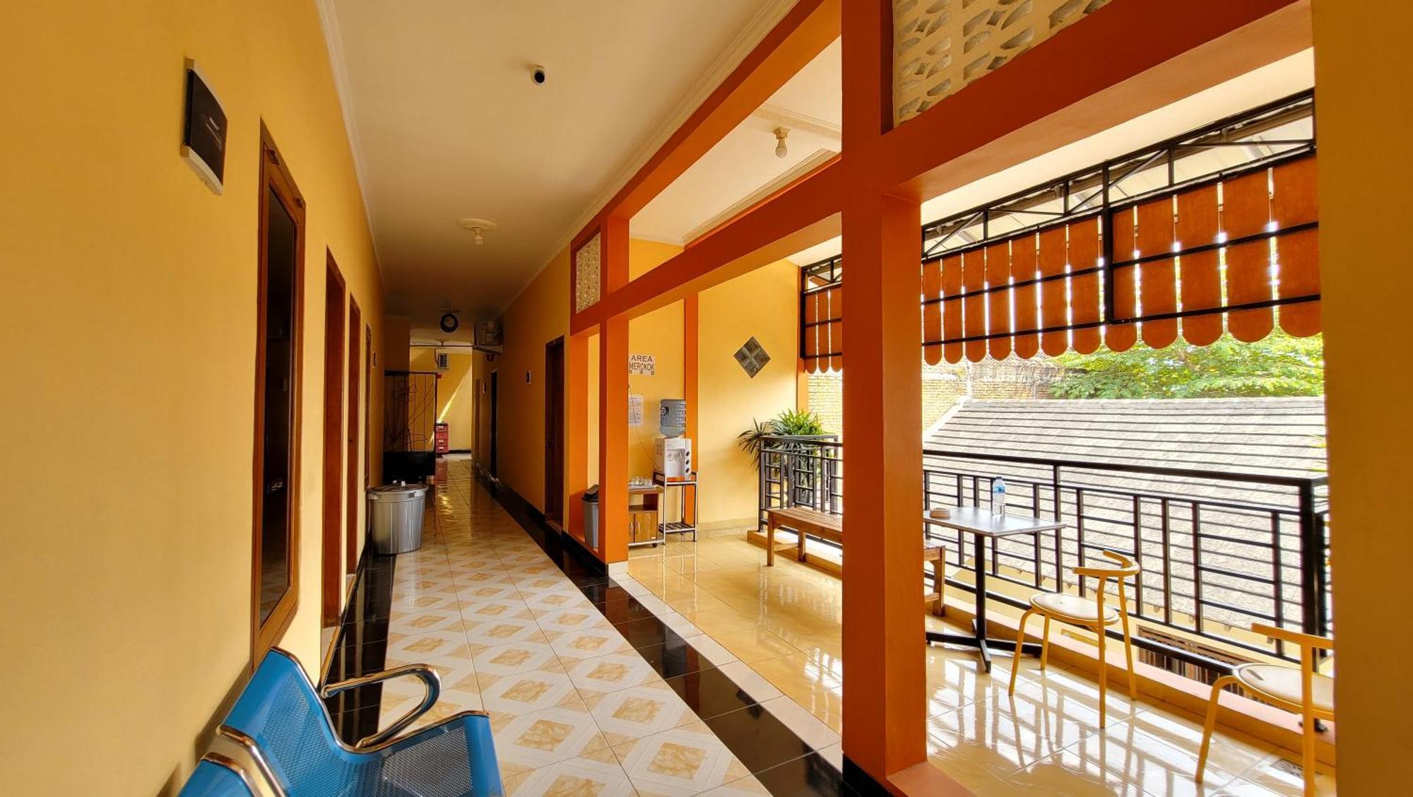 Oyo Flagship 90768 Endrayanti Syariah