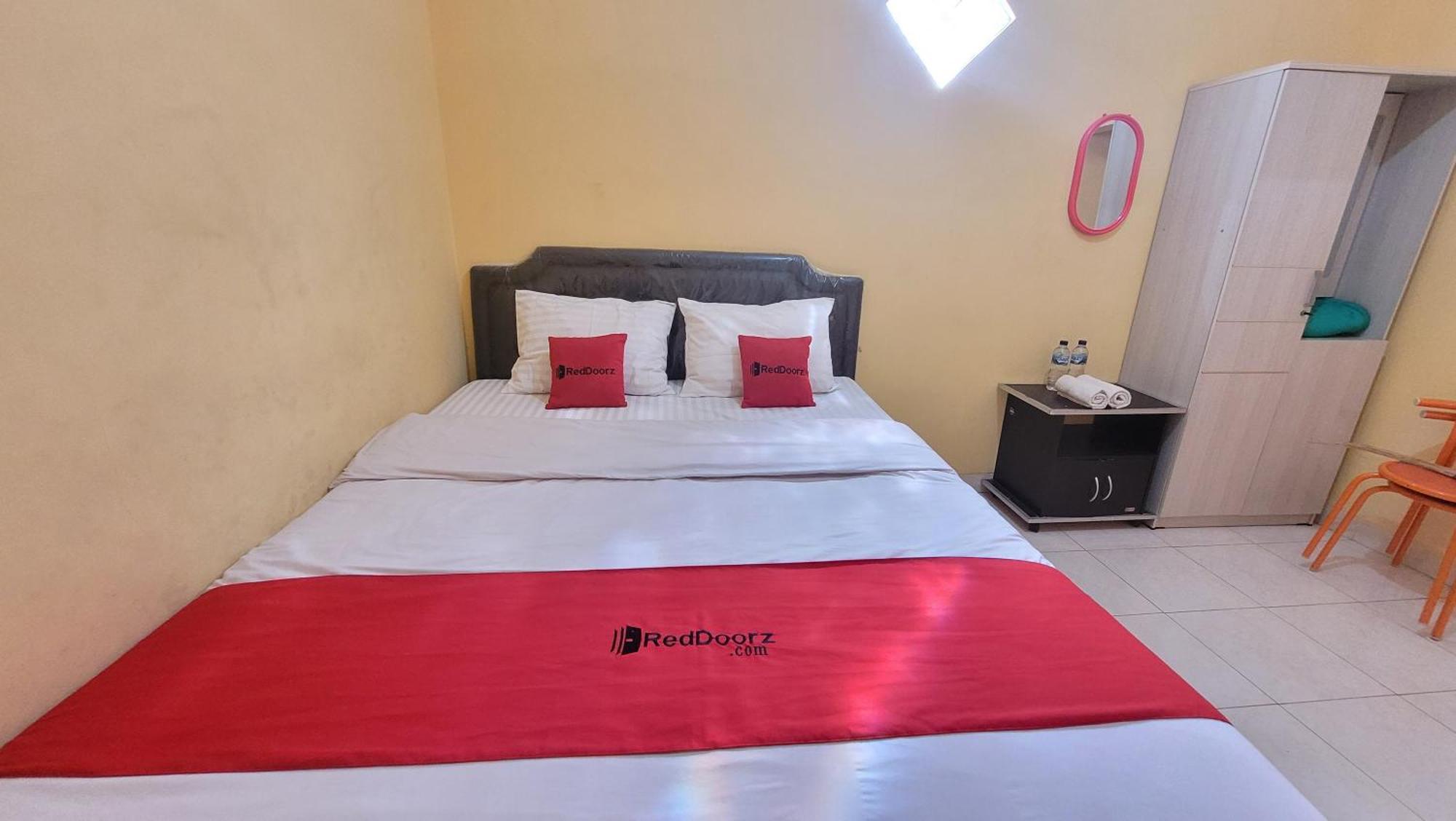 Oyo Flagship 90768 Endrayanti Syariah 2*