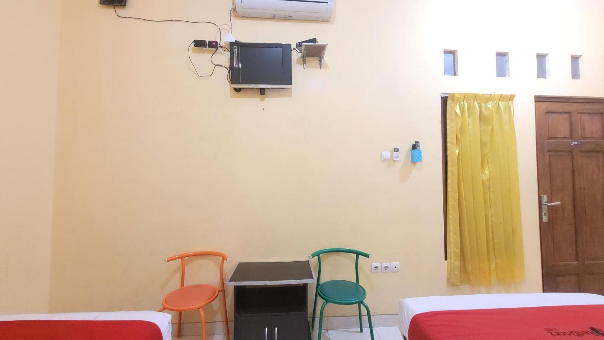 Oyo Flagship 90768 Endrayanti Syariah Hotel Yogyakarta